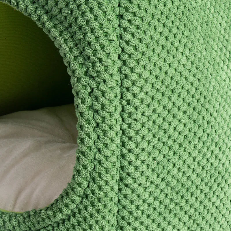 Dark green enclosed plush pet bed cave for cats and small dogs, diameter 45cm.