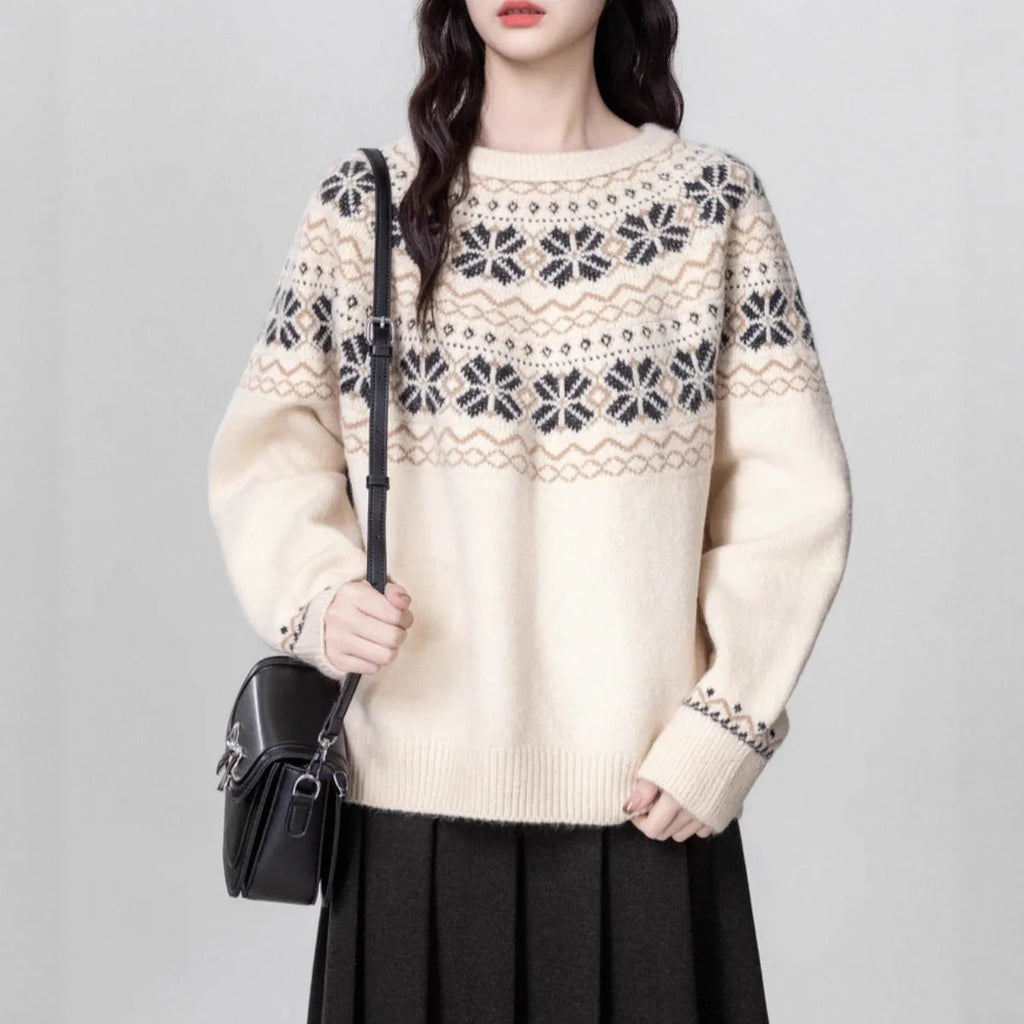 Women's Milky White vintage fair isle knit pullover sweater with geometric pattern and crew neck