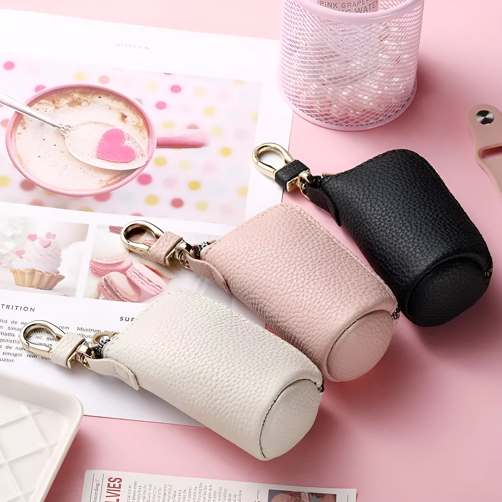 Black zip key case made of PU leather for organising car and house keys