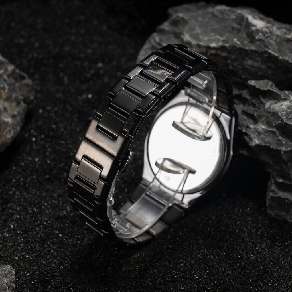 Men's business casual stainless steel quartz wristwatch showing a 10mm profile