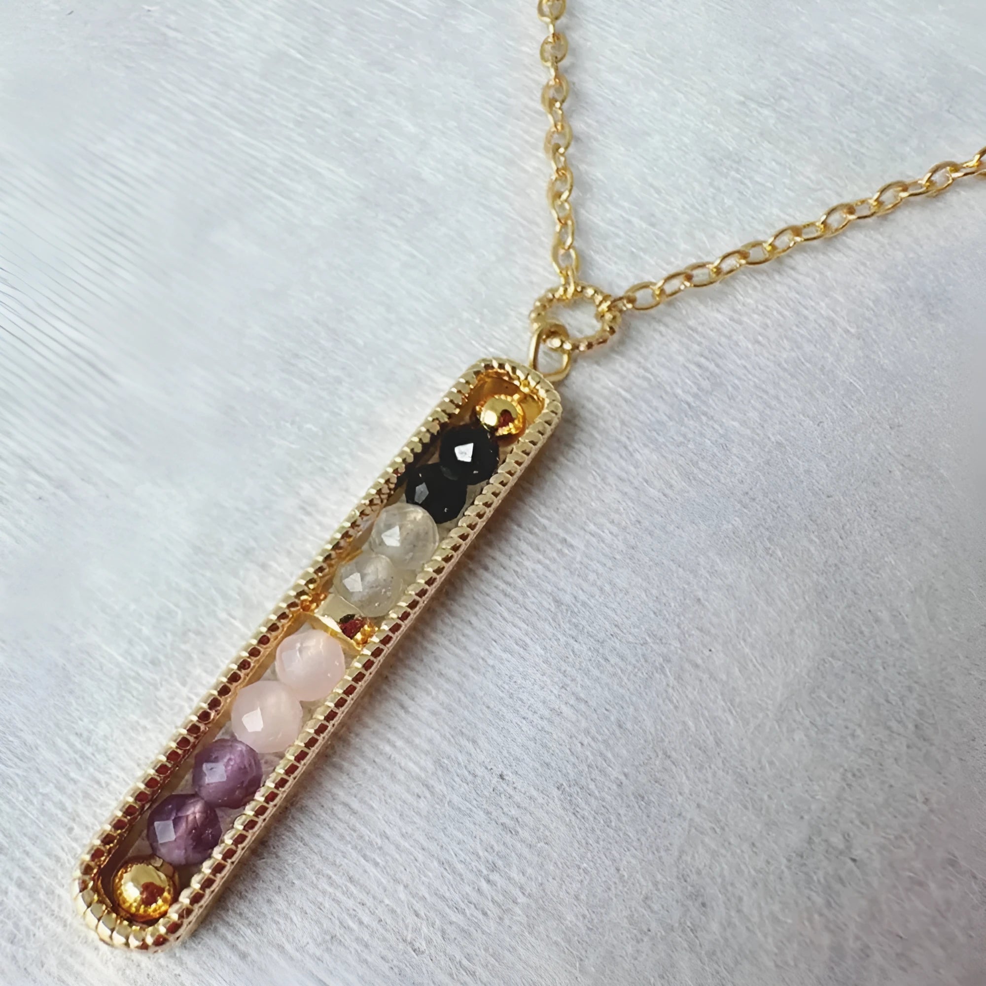 Alloy heart pendant necklace women transparent colour O-shaped chain 41-50cm