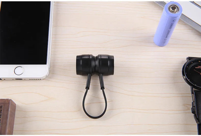 Mini portable keychain emergency charger with 18650 lithium battery for mobile phones