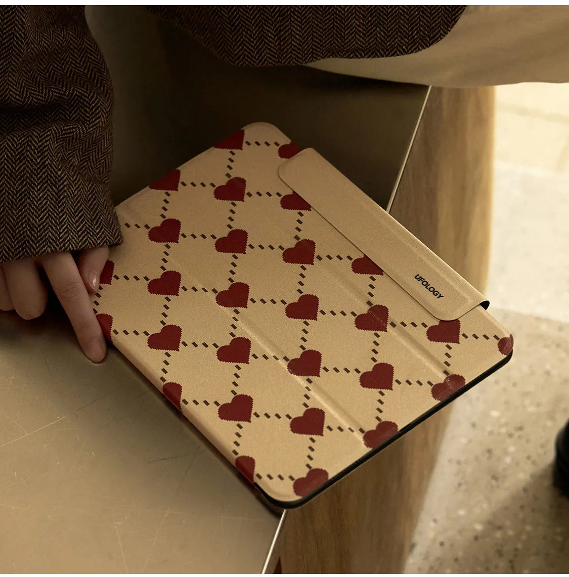 A polyurethane magnetic protective case for a 10.9-inch iPad Air, showing the double-sided clip.