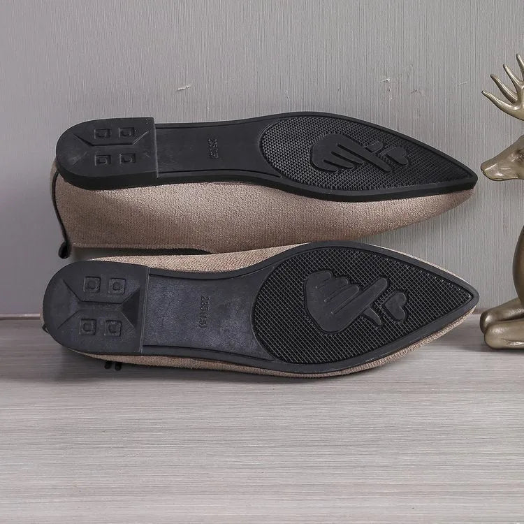 Women's plus size leopard print pumps in beige with pointed toe design