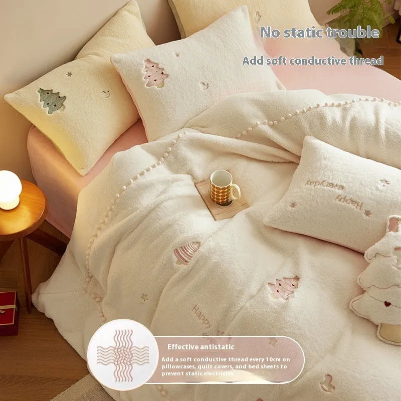 Milk fibre bedding set with green Christmas tree pattern showing quilt cover, fitted sheet, and pillowcases arranged on bed
