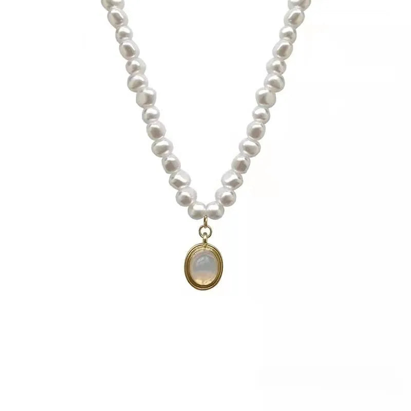 French Court vintage pearl necklace with adjustable length and electroplated alloy construction
