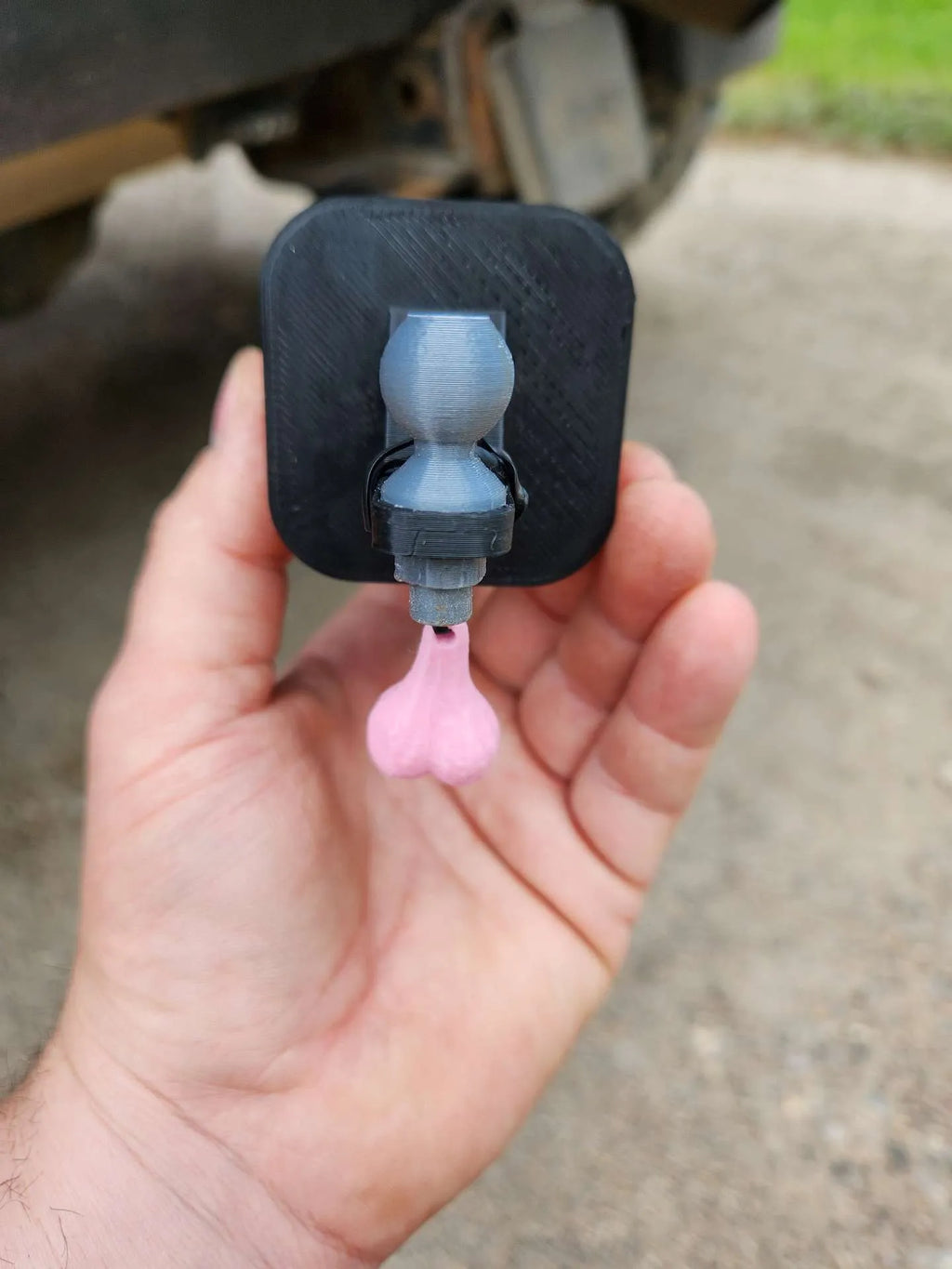 3D printed tiny hitch ornament with tiny nuts in European style, single pack hanging piece