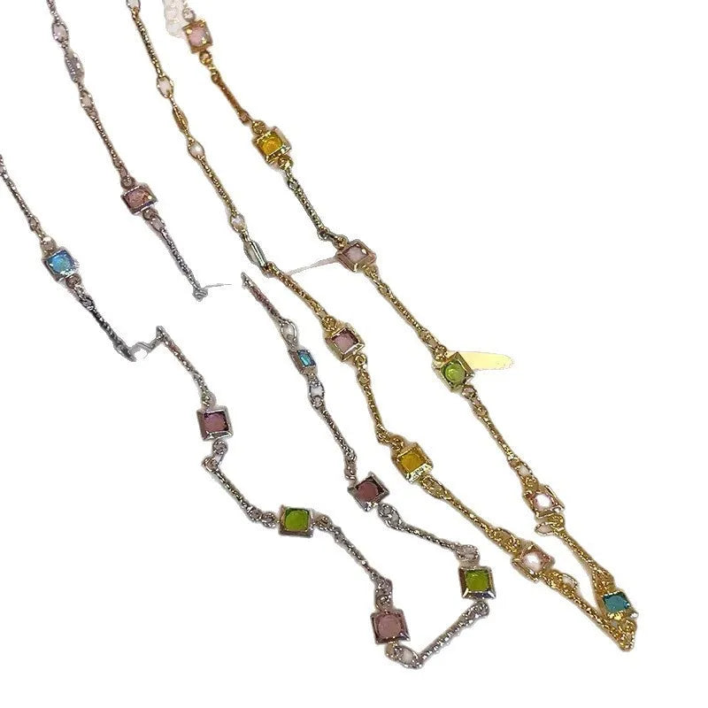 Square colour geometric clavicle chain necklace with artificial crystal quadrilaterial elements in gold or white K tone