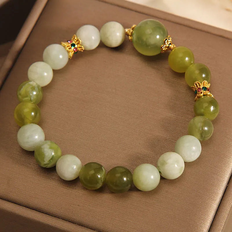 Women's bracelet with a green Xiuyan jade stone in an original light luxury design.