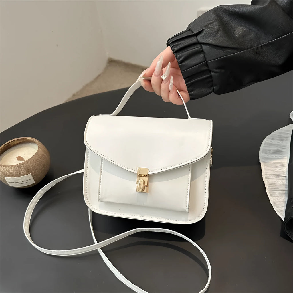 Retro style shoulder messenger bag in PU leather with sandwich pockets and document organisation