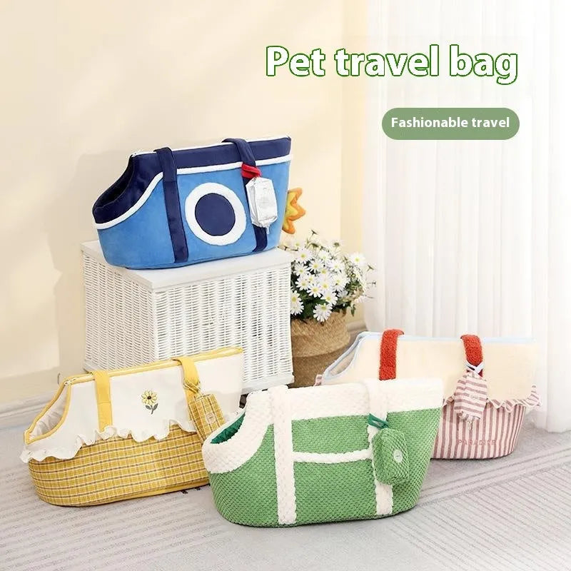 Shoulder cat bag in short plush fabric with cartoon pattern and vertical stripe design