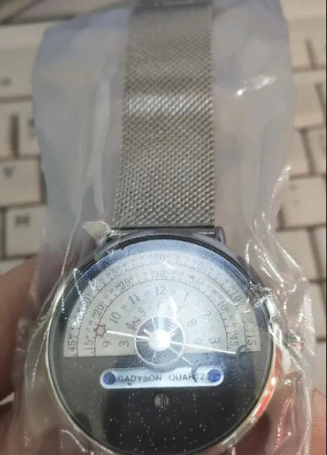 Men's M-1288 sports wristwatch with round 40mm dial, alloy case, and quartz movement
