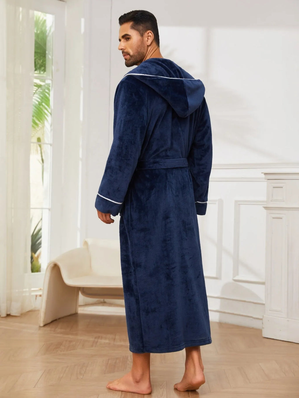 Men's flannel bathrobe in light grey, polyester fibre construction for winter and autumn wear