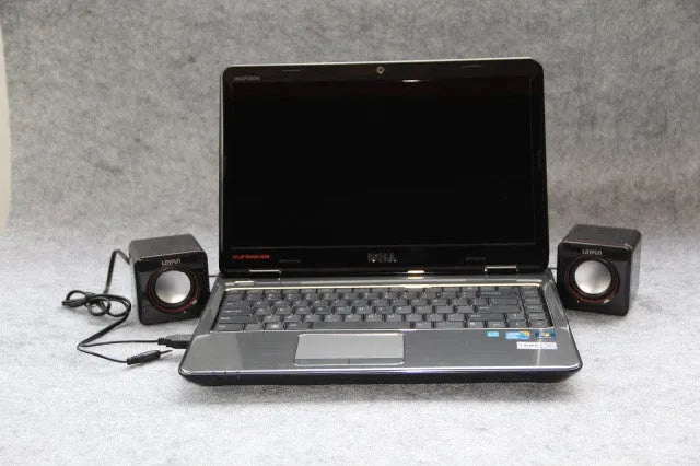Black square USB-powered 2.0 small computer speaker for desktop audio enhancement