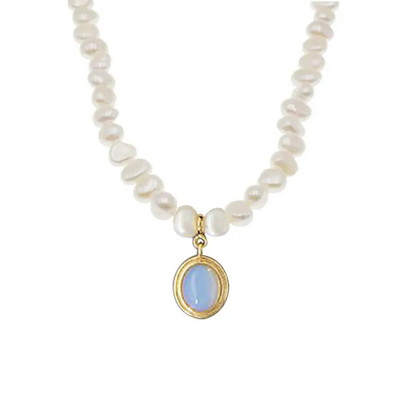 Silver geometric pearl necklace with round medal design and adjustable 21-50cm length