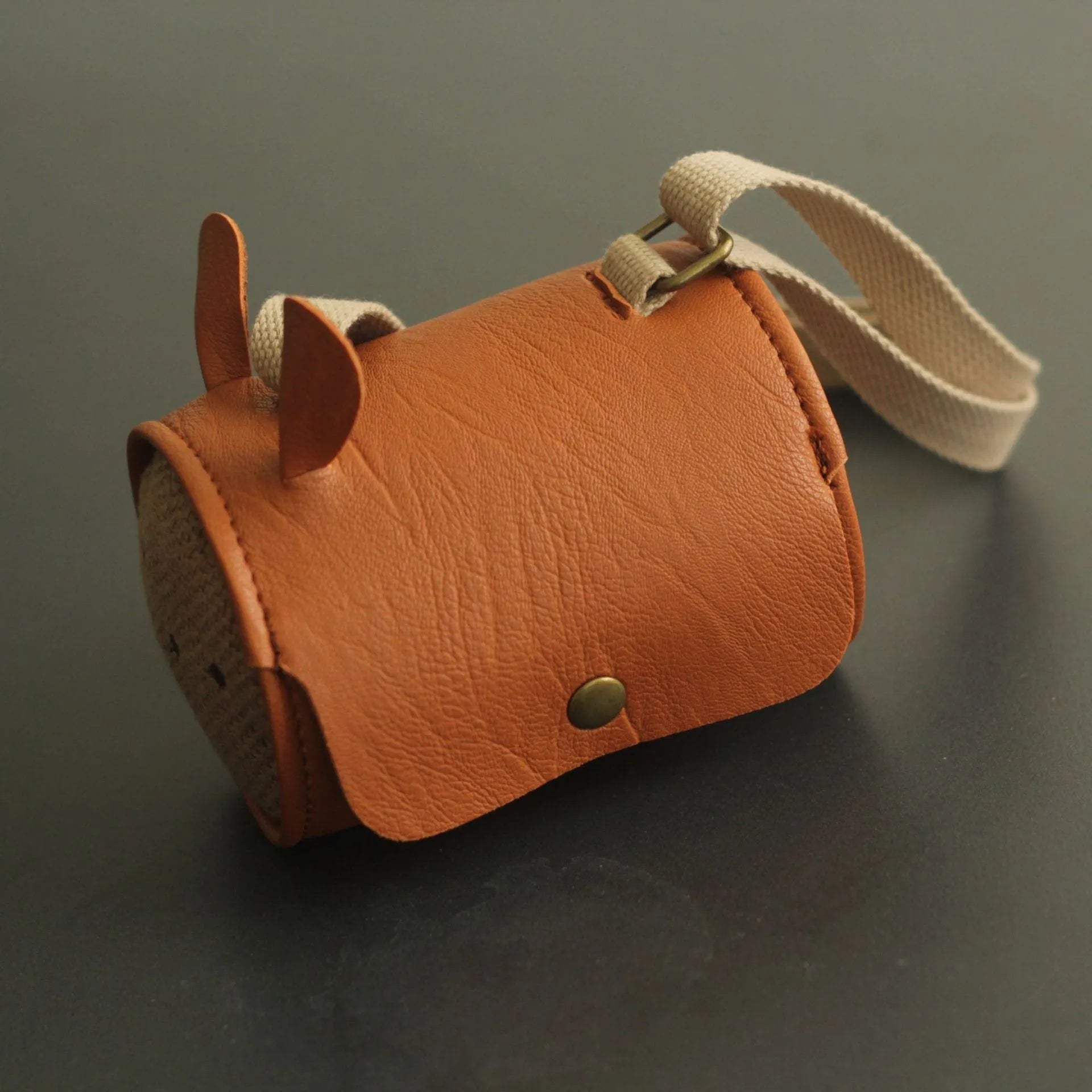 3D rabbit bucket crossbody children's waist bag in upgraded litchi pattern PU leather, 12.5cm long, 9cm diameter
