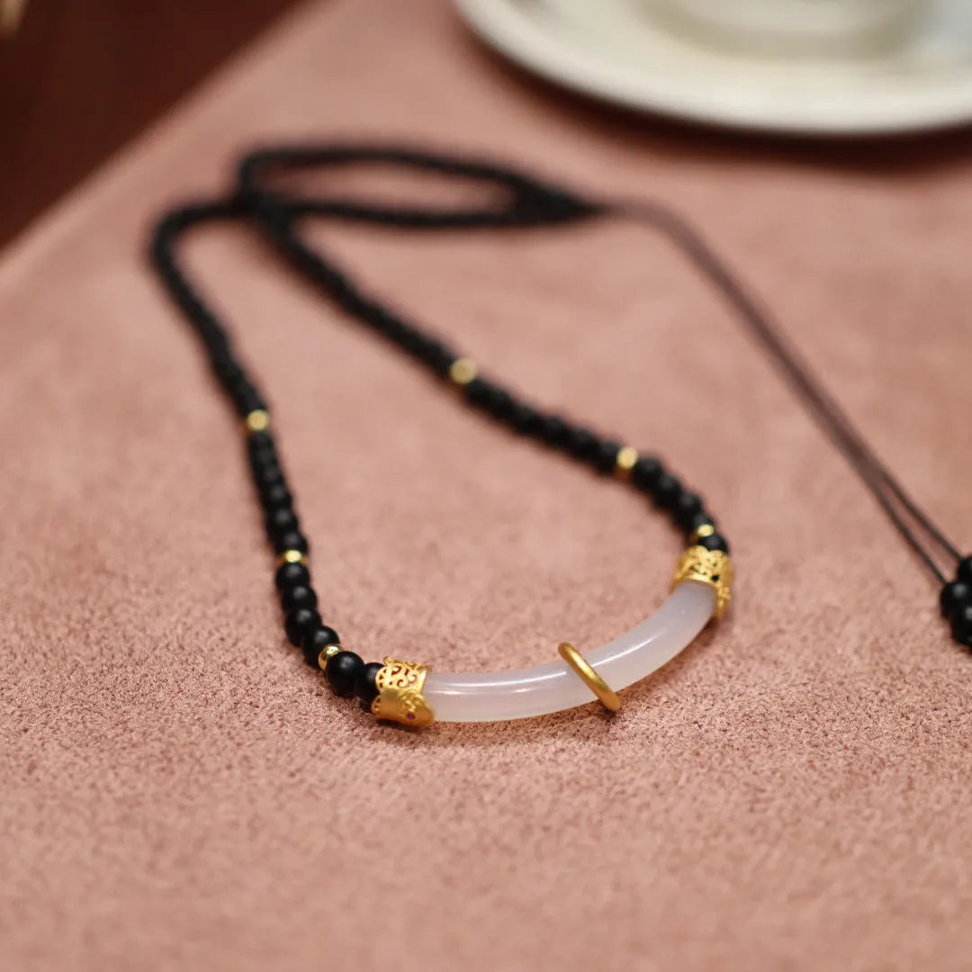 Natural frosted black agate and white chalcedony necklace with 925 silver U-shaped pendant on ball bead chain