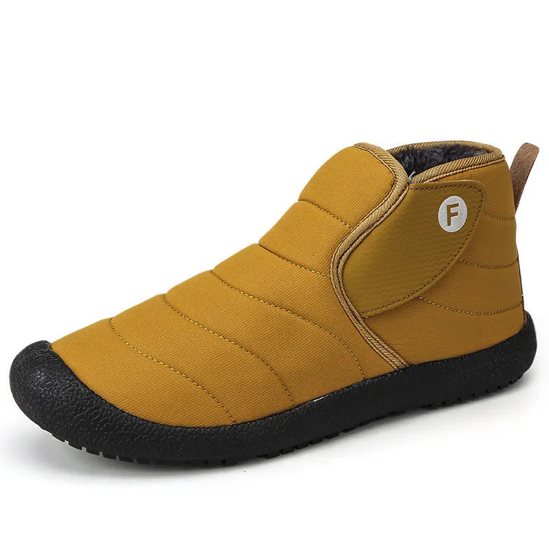 Men's snow boots with non-slip rubber soles and cotton upper in four colour options