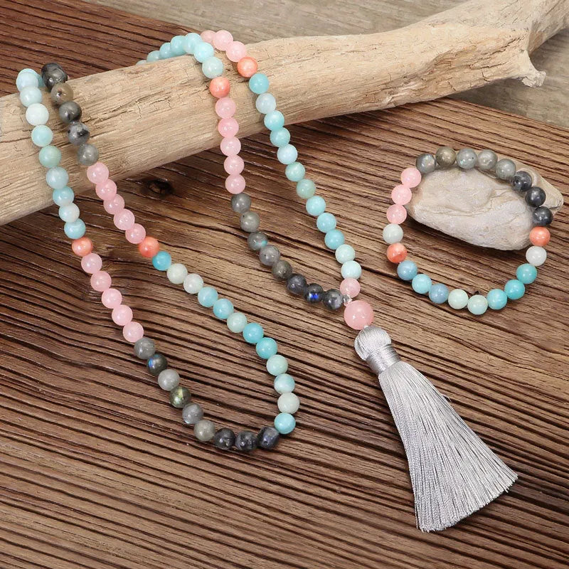 Stone necklace and bracelet set with colourful drop-shaped pendant and tassel decoration