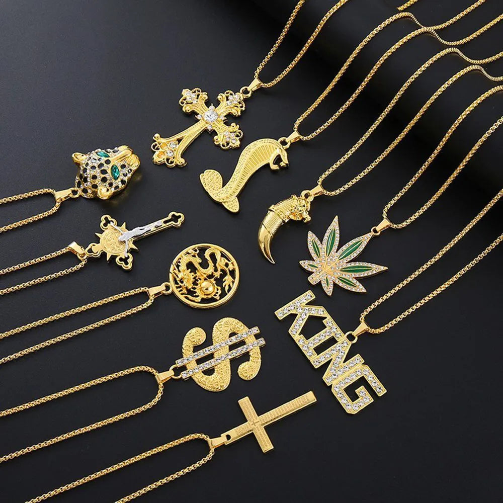 Geometric gold-coloured alloy pendant necklace with inlaid zircon stones for women.