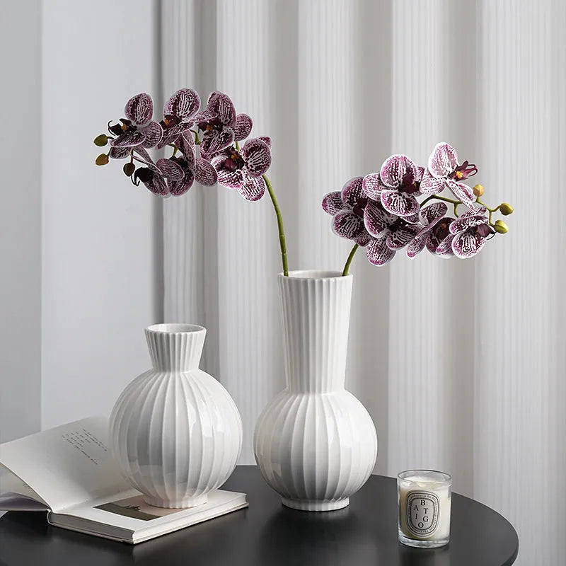 American country style white ceramic ball vase with striped design for table decoration