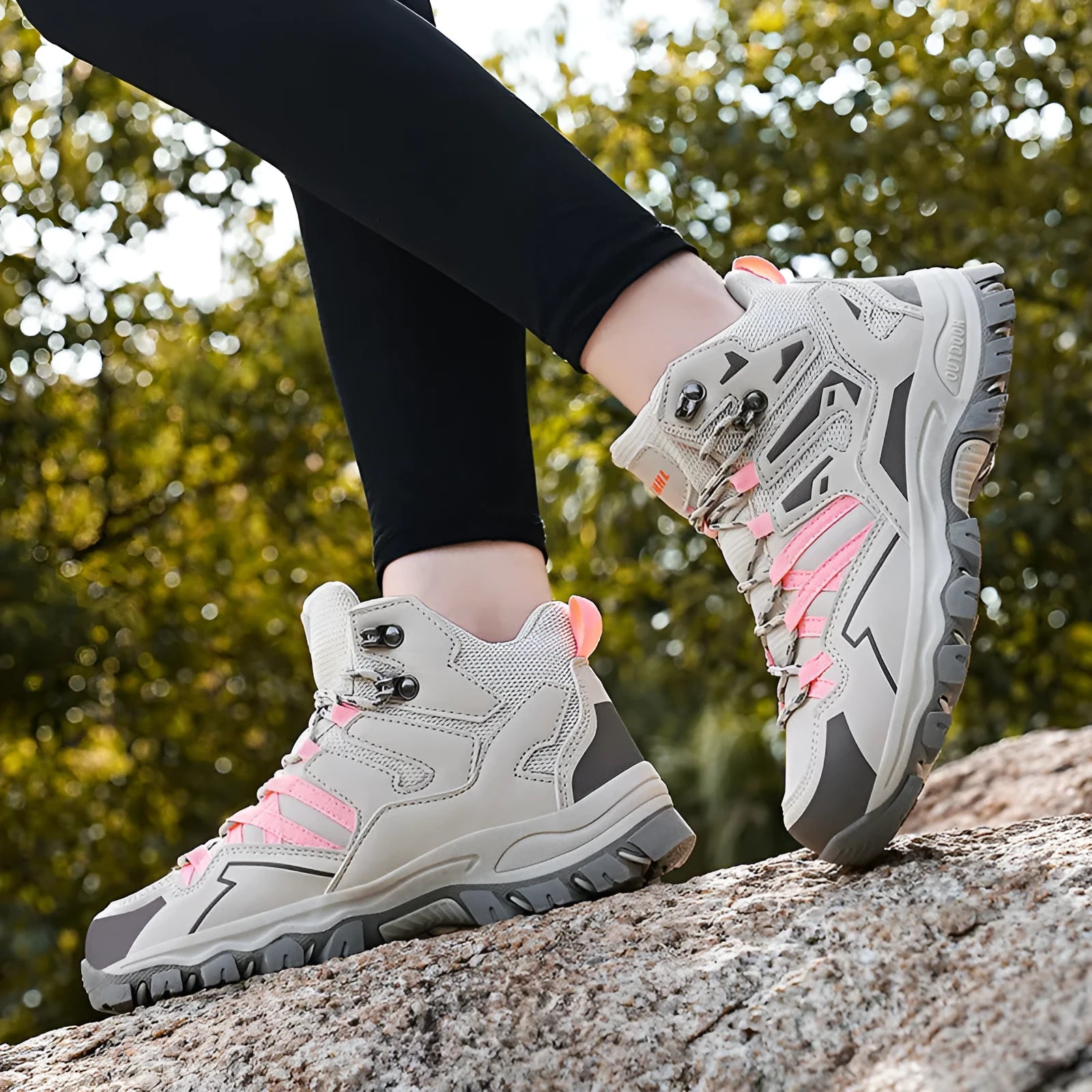 Low-top lace-up hiking sneakers in various colours with a rubber sole and flannel upper.