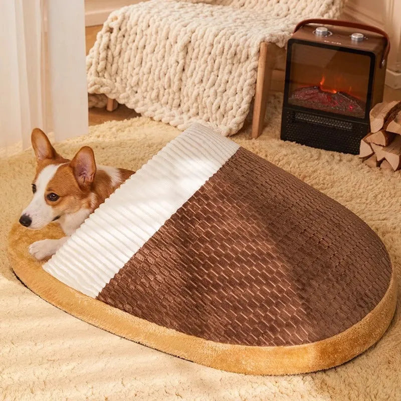 Blue dog sleeping bag with removable fleece mat for medium-sized dogs.
