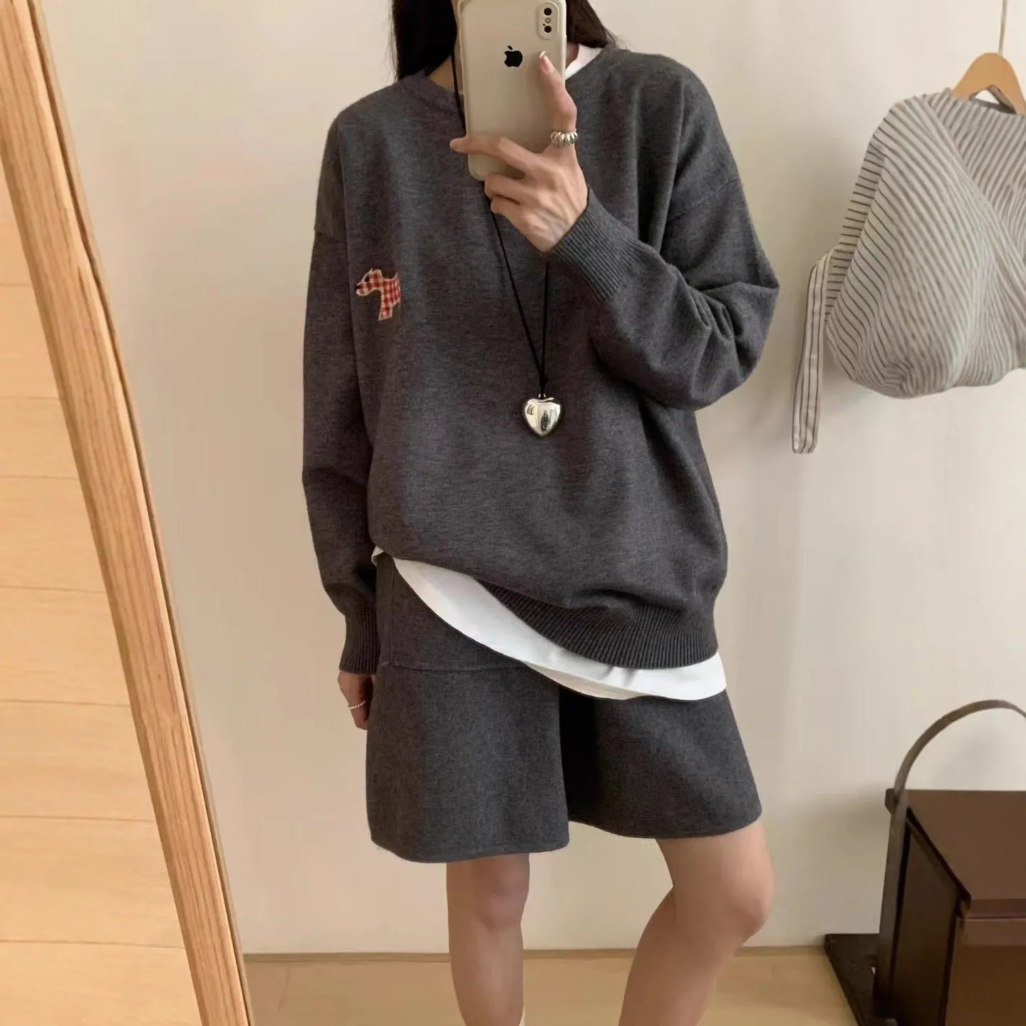 Women's casual knitted sweater and shorts suit in imitation cashmere fabric