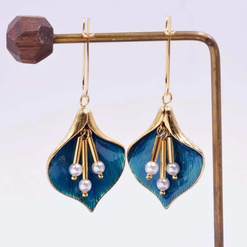 Retro flower earrings for women, alloy electroplated finish, blue and green colour options