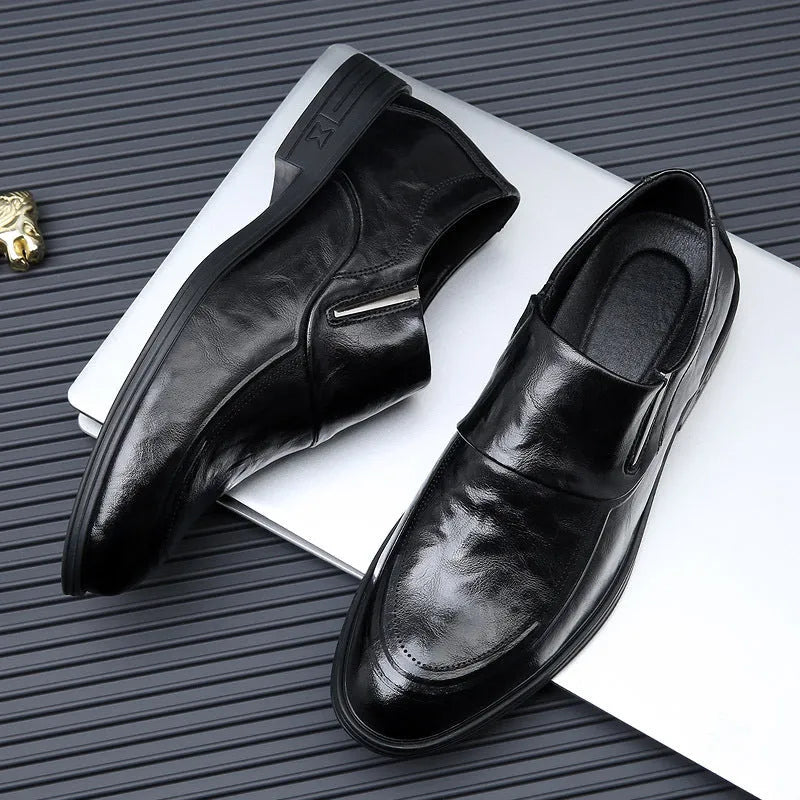 Men's black cowhide leather slip-on casual shoes with rubber sole