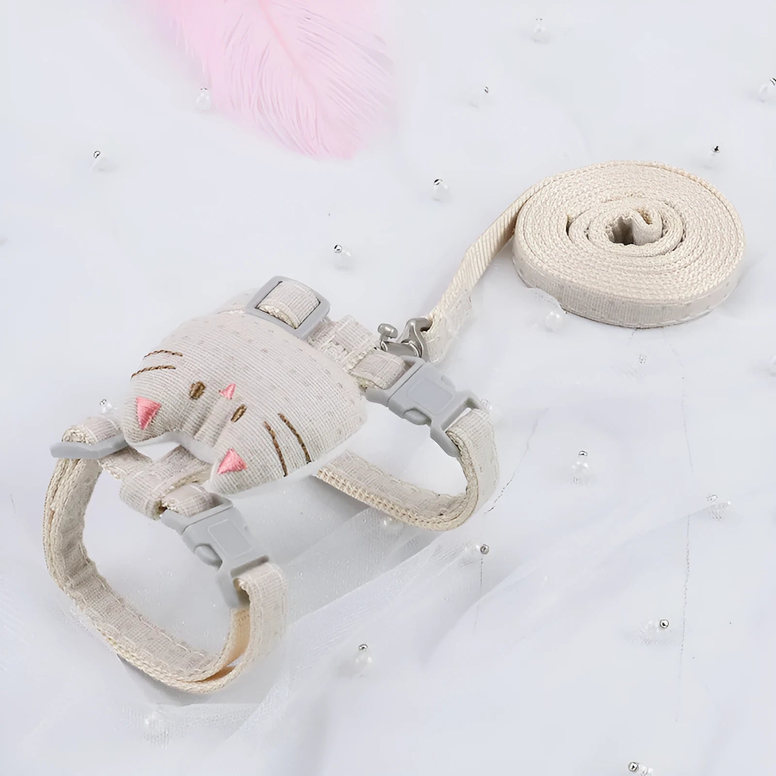 T-shaped cloth cat pulling rope in beige colour suitable for cats up to 8kg