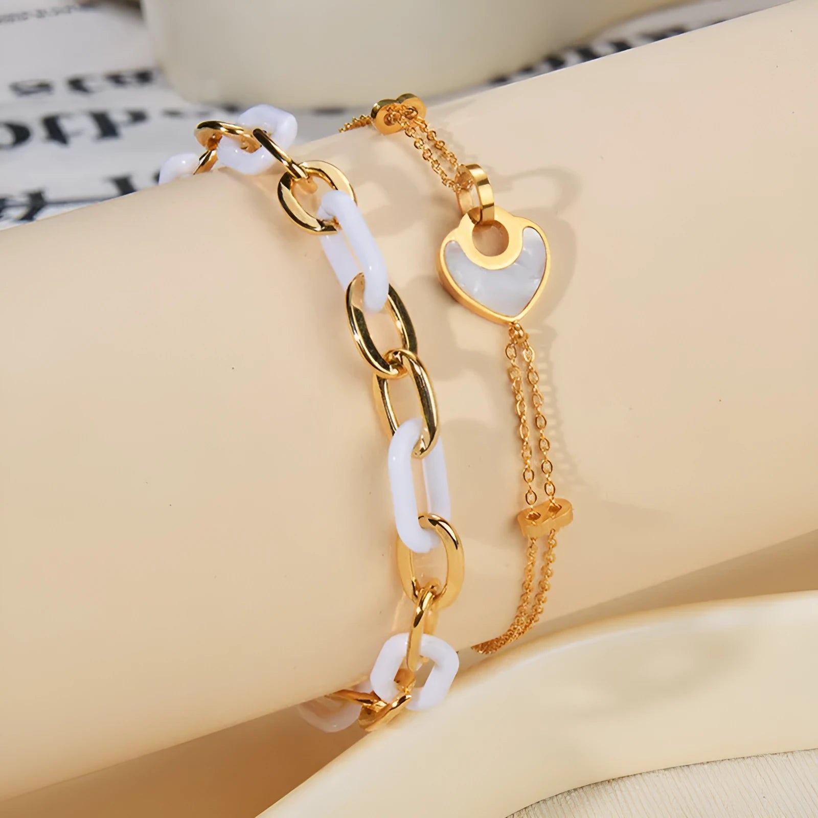 Double-layer stainless steel and resin heart bracelet for women with electroplated finish