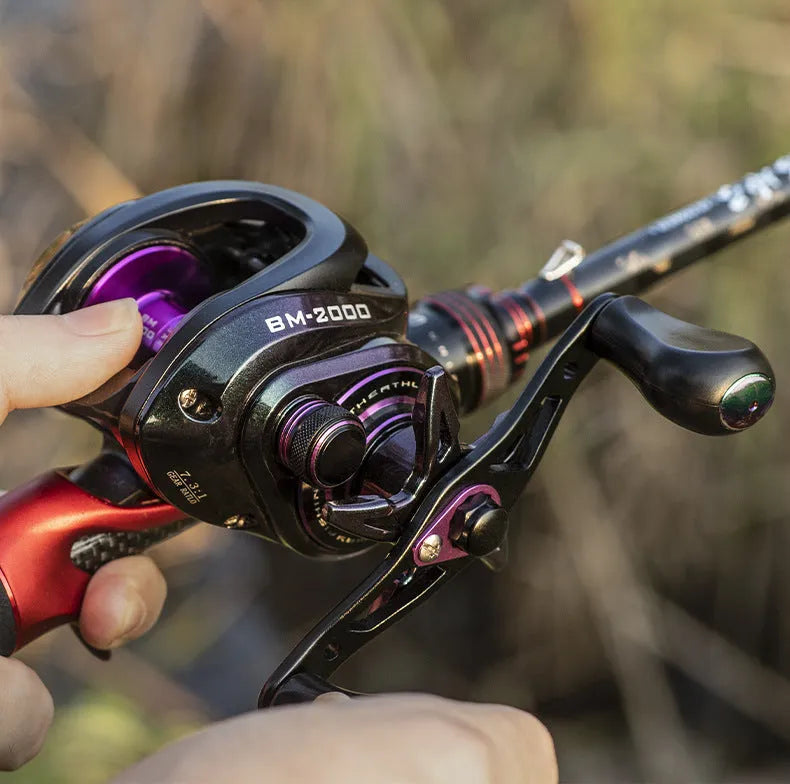 BM2000 model fishing reel with a water drop-shaped spool and magnetic brake system.