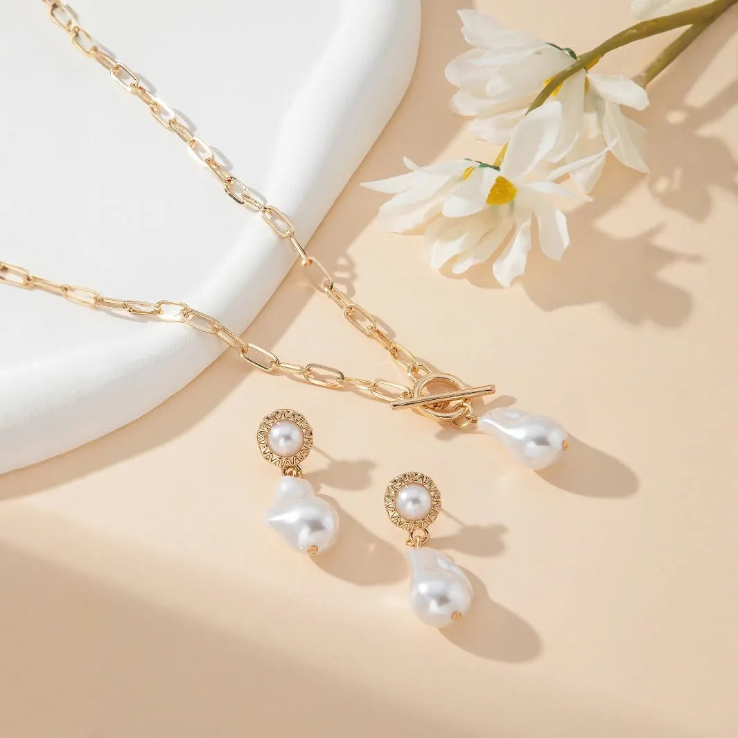 Gold colour baroque pearl pendant necklace and matching ear studs jewellery set