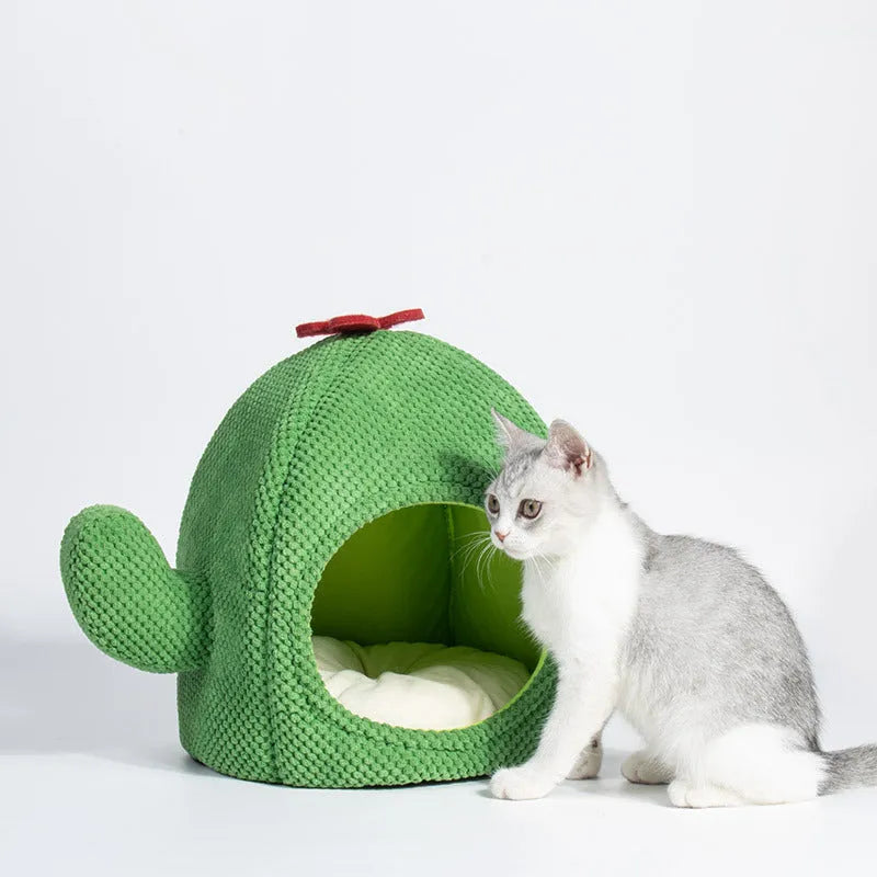 Dark green enclosed plush pet bed cave for cats and small dogs, diameter 45cm.