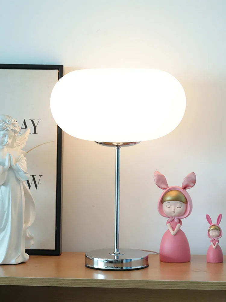 Medieval bedside decorations glass lamp with 28cm diameter shade and button switch
