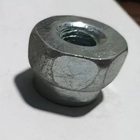 Ouma aluminium weeding head attachment with screw for brush cutter or string trimmer.
