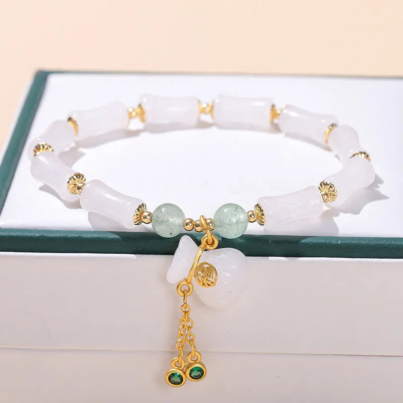 Green natural crystal jade bracelet for women with handmade fresh style design