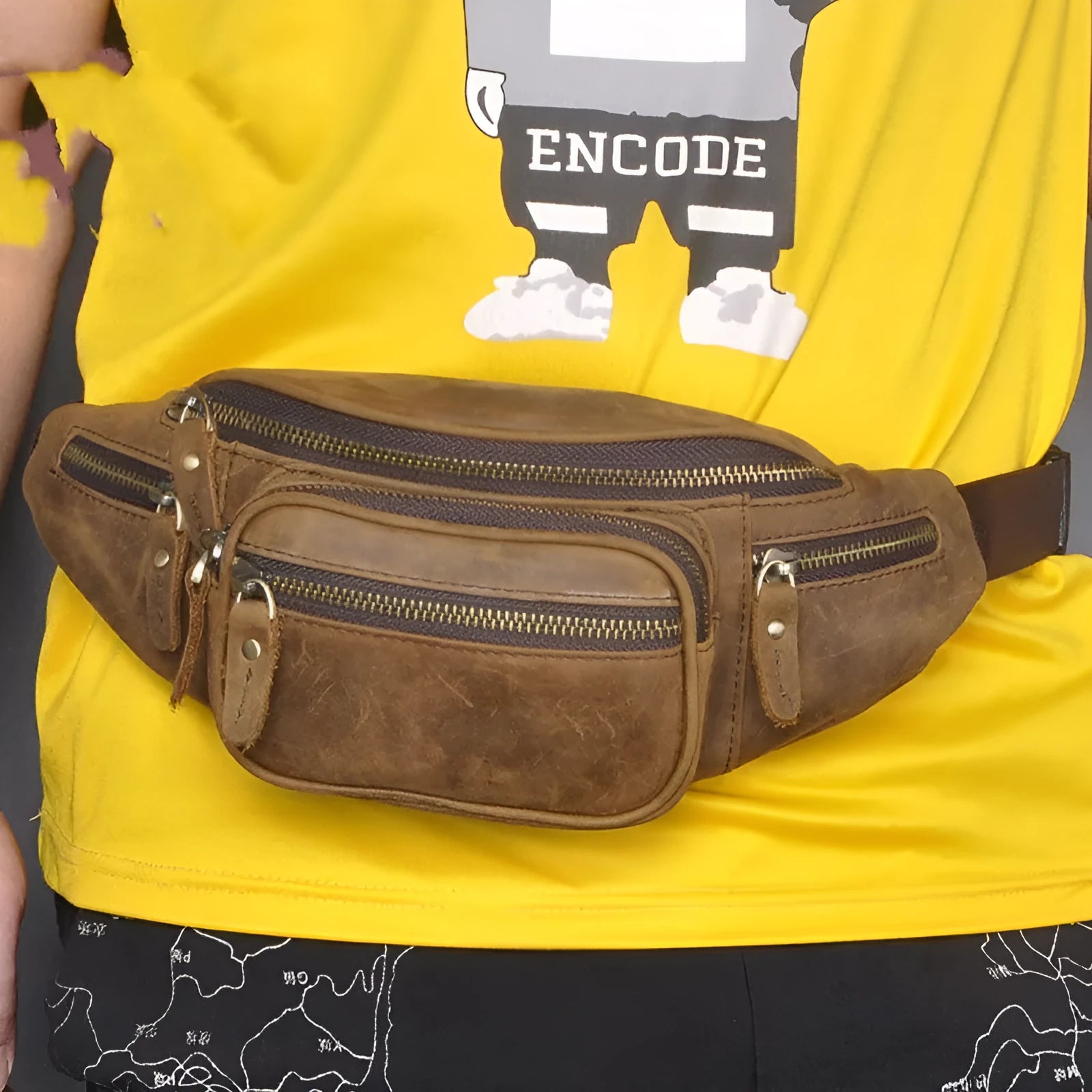 Dark crazy horse coloured cowhide leather retro messenger bag with single shoulder strap.