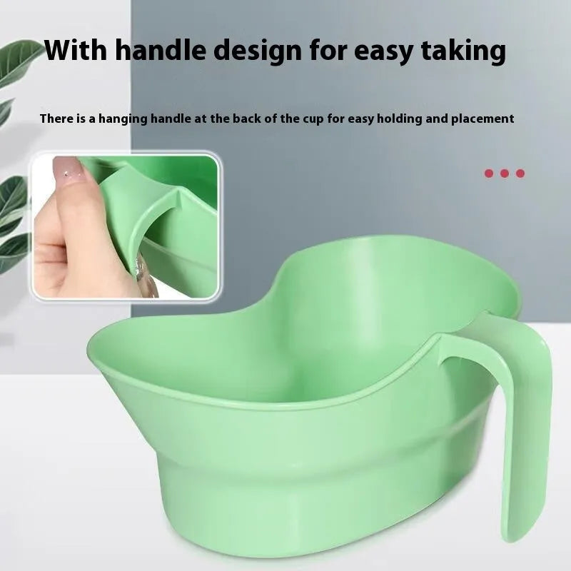 Green plastic nursing gargle cup for elderly oral care