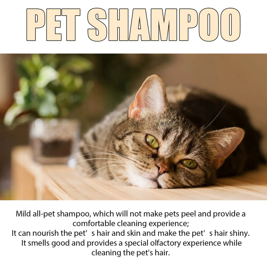Pet shampoo bottle for dogs and cats with mild formula for soft, unknotted hair