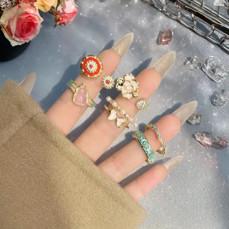 Adjustable vintage oil-dripping gourd ring in copper with inlaid zircon stones, New Chinese style.