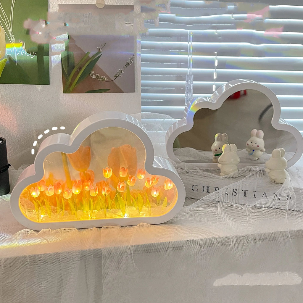 Tulip-shaped night lamp with LED lighting and mirror surface in pink, purple or blue colour options