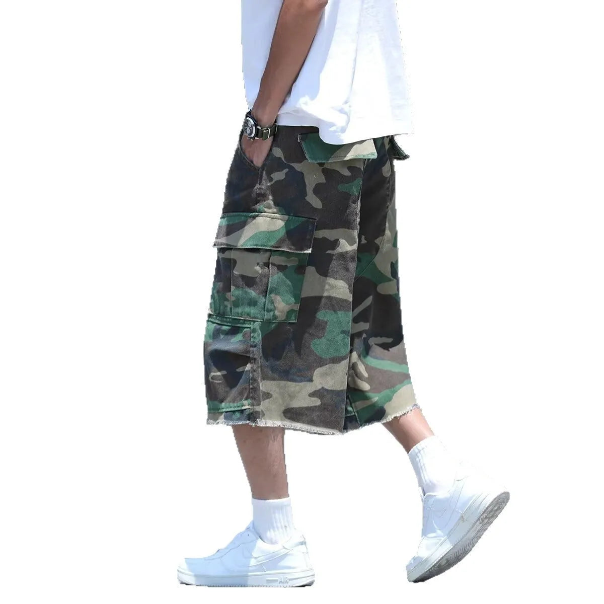 American retro workwear camouflage shorts in loose fit cropped design for summer casual wear