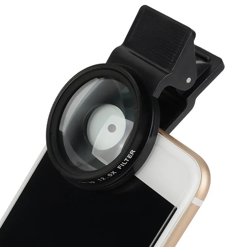 Smartphone macro lens with 37mm diameter and universal mounting clip for close-up photography