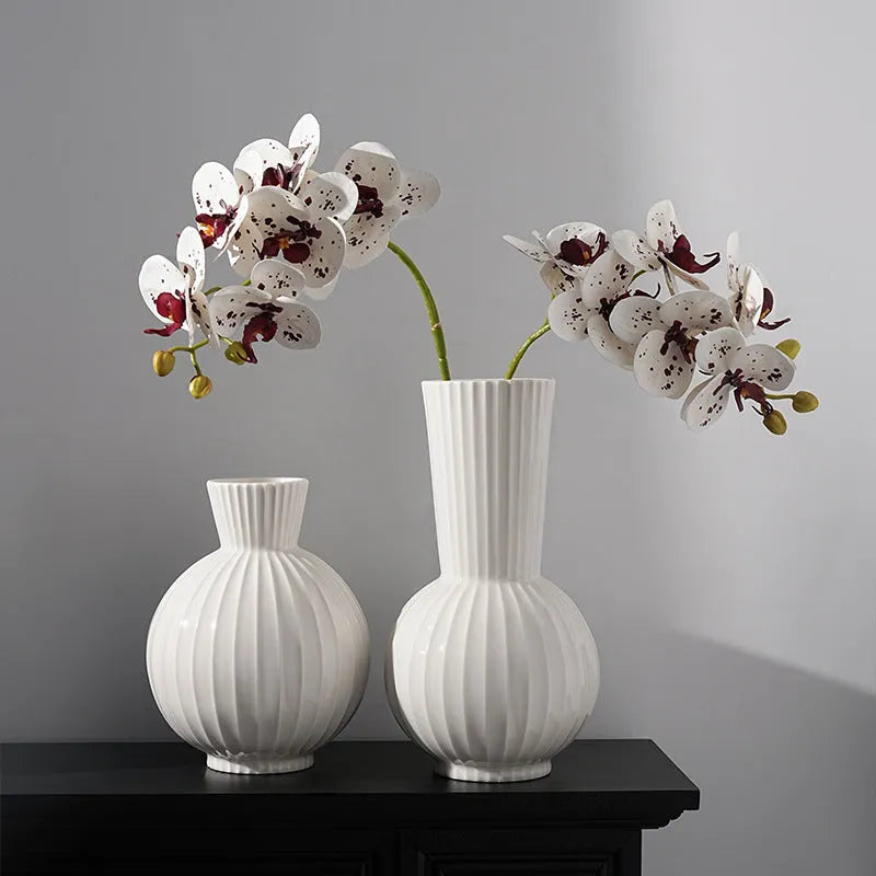 American country style white ceramic ball vase with striped design for table decoration