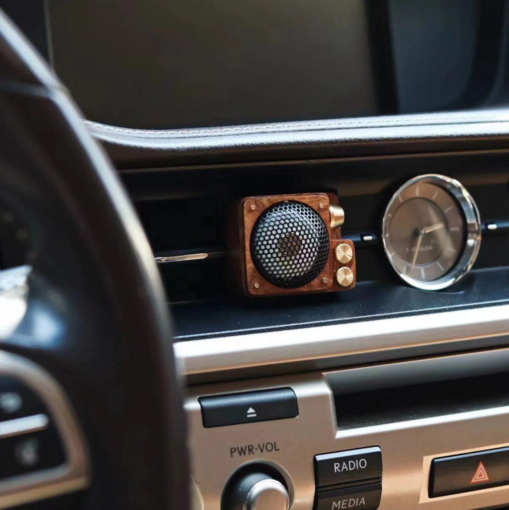 Retro record player car aromatherapy ornament with long-lasting light perfume for vehicle interior décor