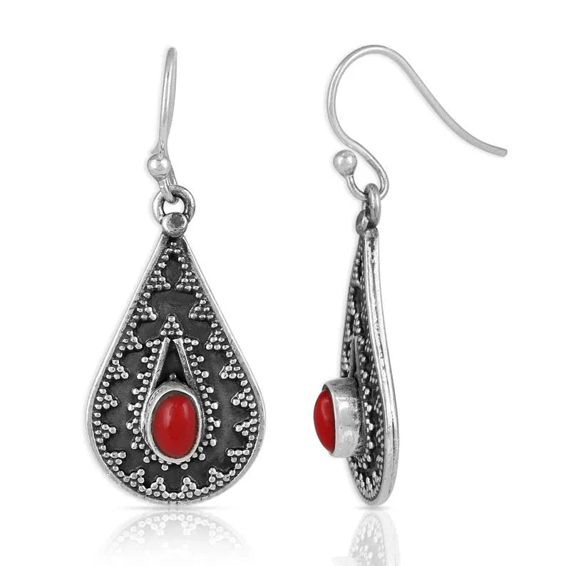 Silver drop-shaped retro earrings with water drop pendant design in European national style