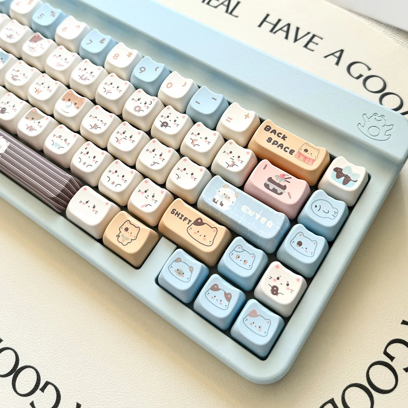 High Sea Salt Cat pastel PBT keycap set for mechanical keyboards with 7u spacebar supplement