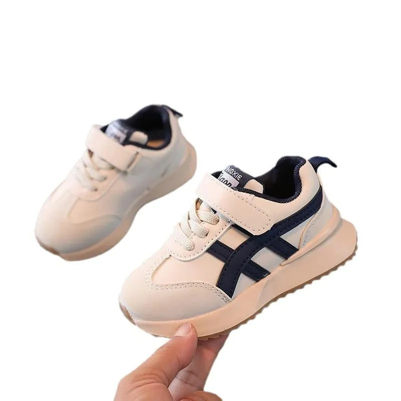 Children's casual sneakers with Velcro straps in synthetic leather and rubber sole